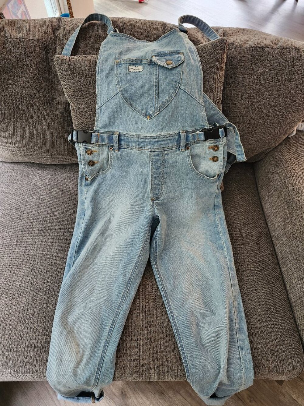 Mumsie babywearing overalls xs size 4